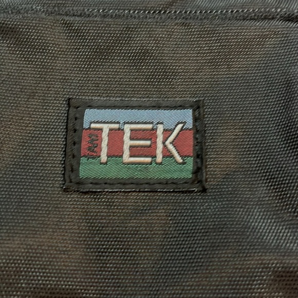 Vintage TEK Crossbody Zipper Black and Green Belt Camera Bag - Picture 2 of 8